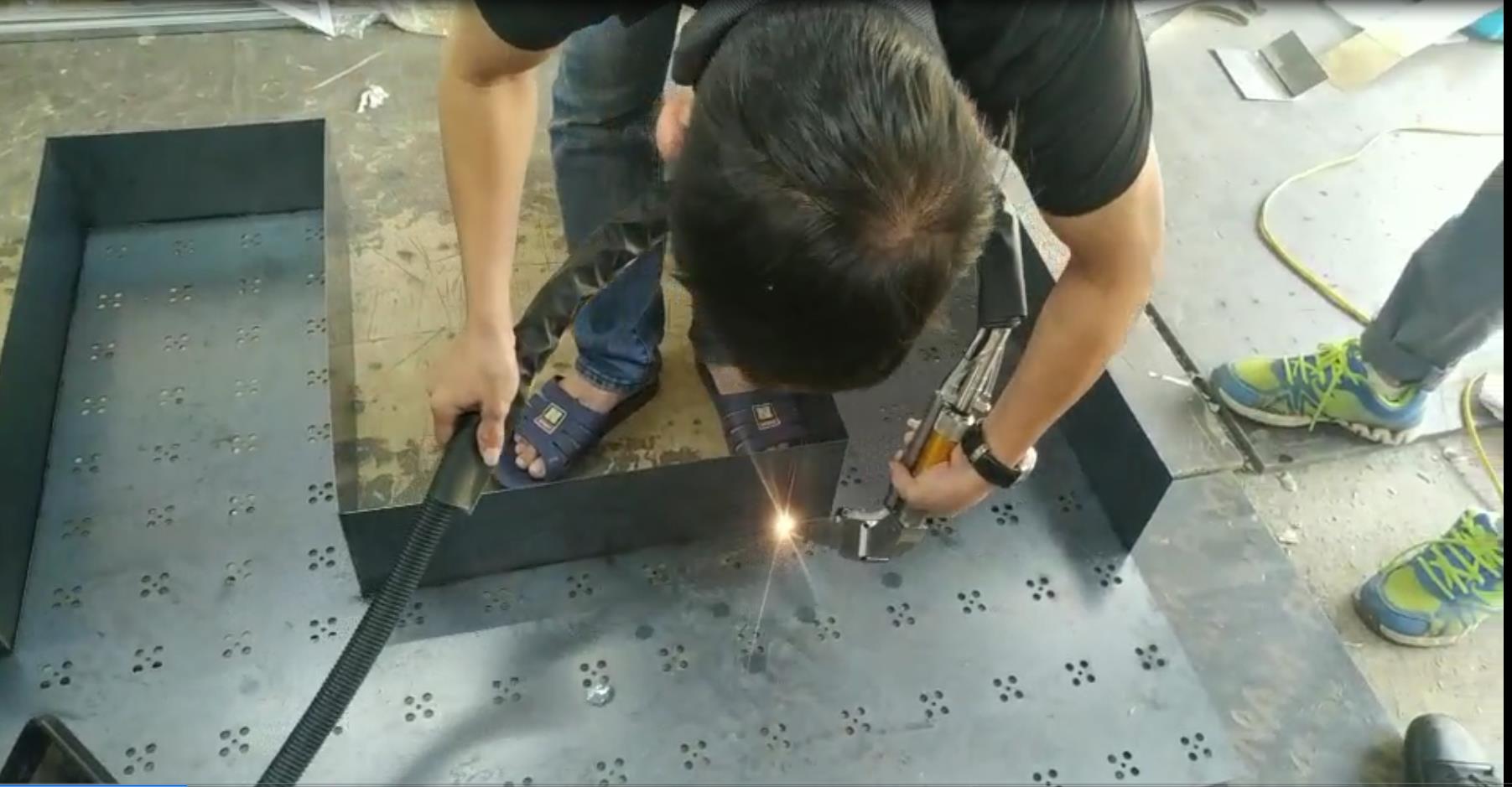 手持式激光焊接機(jī)-冷板焊接